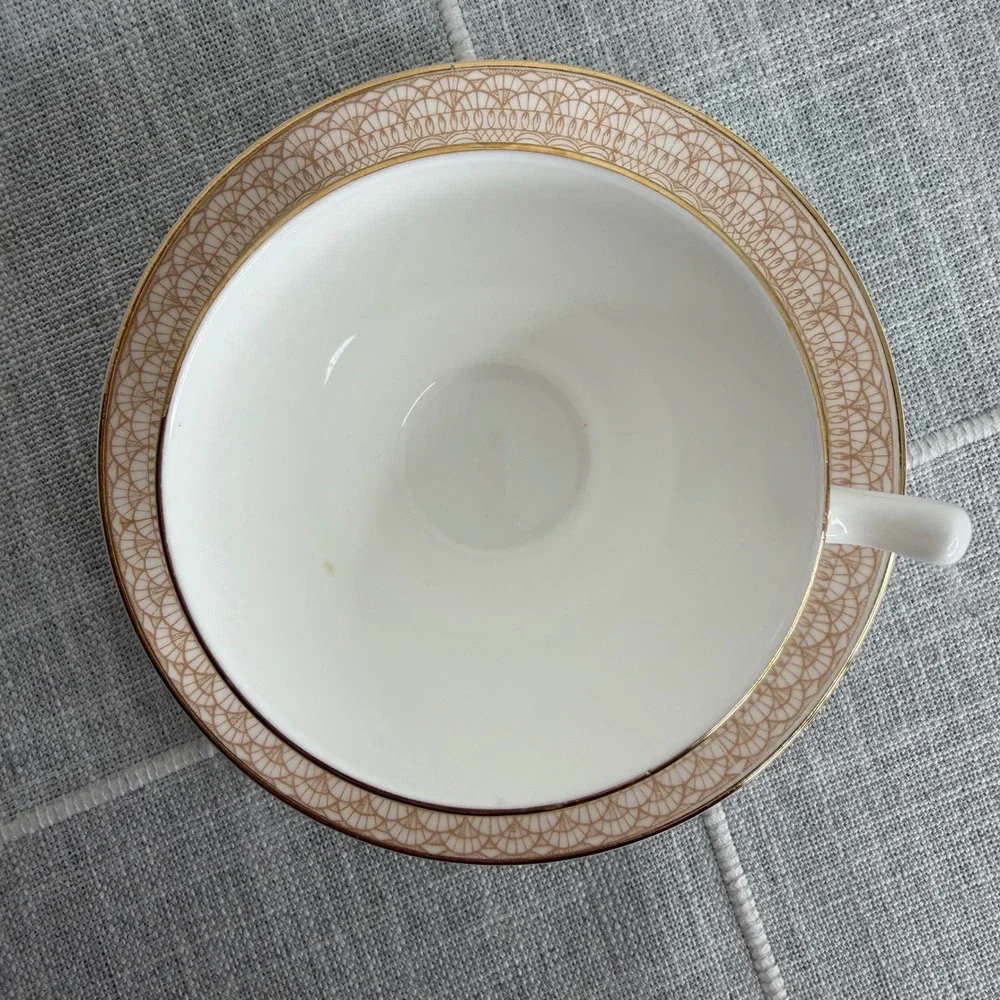 Crown‎ Staffordshire Classic Footed Cup And Saucer Gold Lace White & Gold